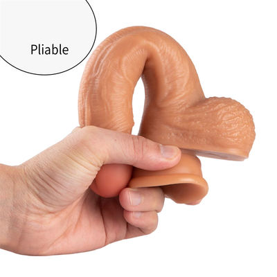 Sentimento de pele realista Dildos Material macio Pênis enorme e grande com vaso de sucção Brinquedos sexuais para mulher Masturbação feminina