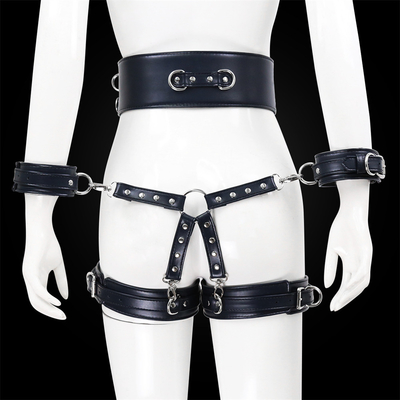 Bondage Harness Fashion Gothic Collar, PU Sexy Punk Choker com Alloy Heart Dangle para mulher
